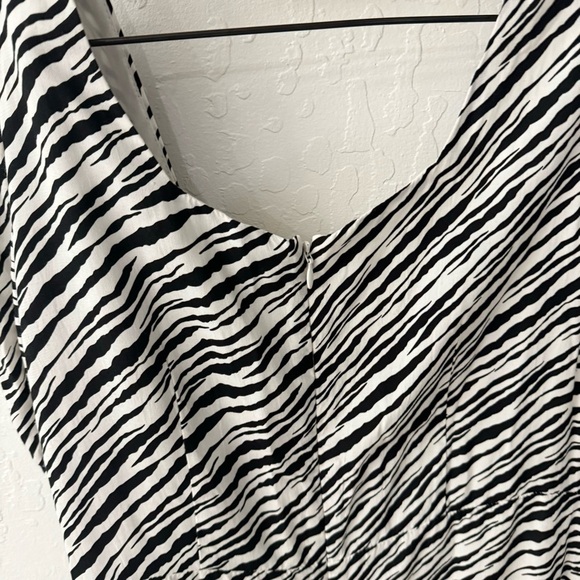 Faithfull The Brand Gabriela Zebra Stripe Black White Puff Sleeve Midi Dress M - Picture 10 of 10